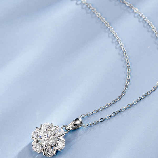 Romantic snow silver white zirconium temperament collarbone chain