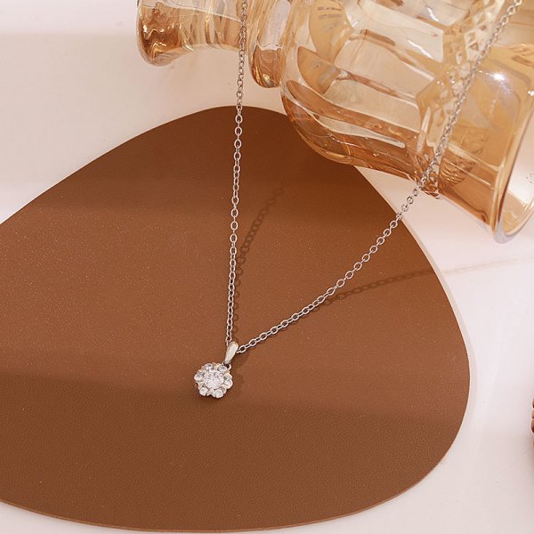 Romantic snow silver white zirconium temperament collarbone chain